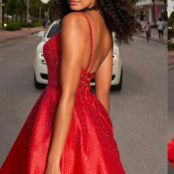 Sherri Hill 54286 Red Rhinestone Beaded Evening gown size 8 - Picture 2 of 11